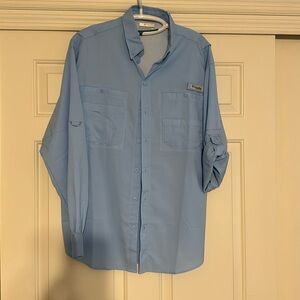 Columbia Light Blue Casual Button Down Shirt